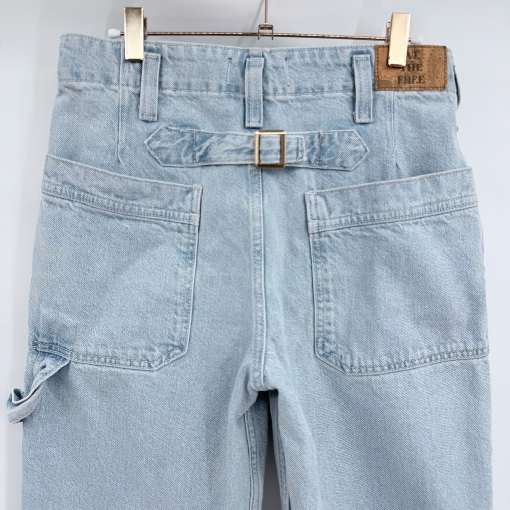 WE THE FREE Major Leagues Mid Rise Cuffed Jeans Light Wash 26 - Picture 4 of 9